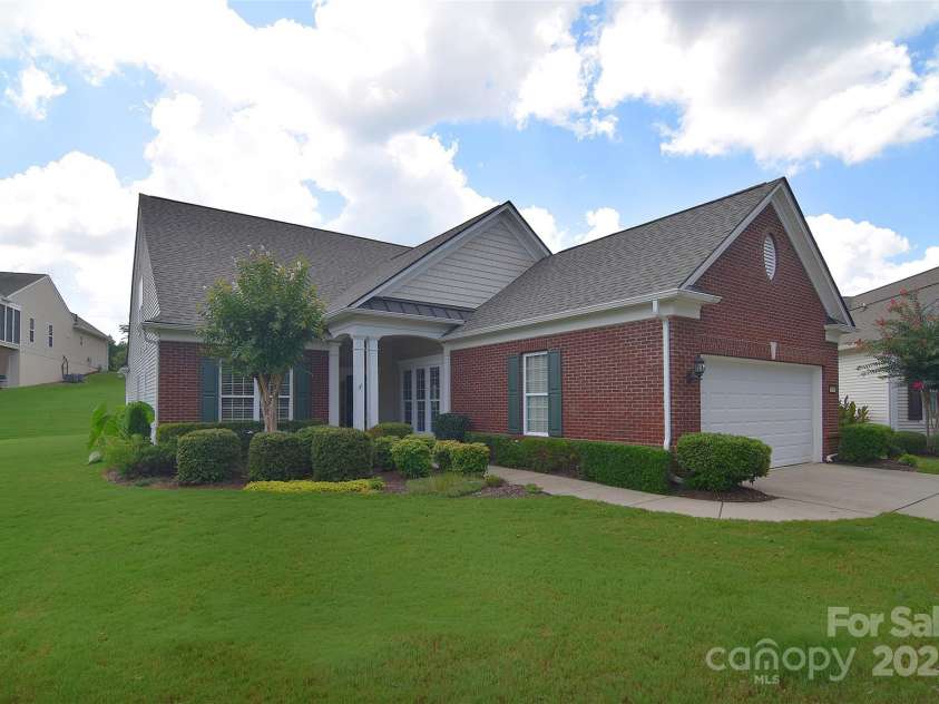 1008 Magpie Court, Fort Mill, SC 29707.  MLS# CAR4292540, YatesRealty ID 32913. Welcome to 1008 Magpie Ct.