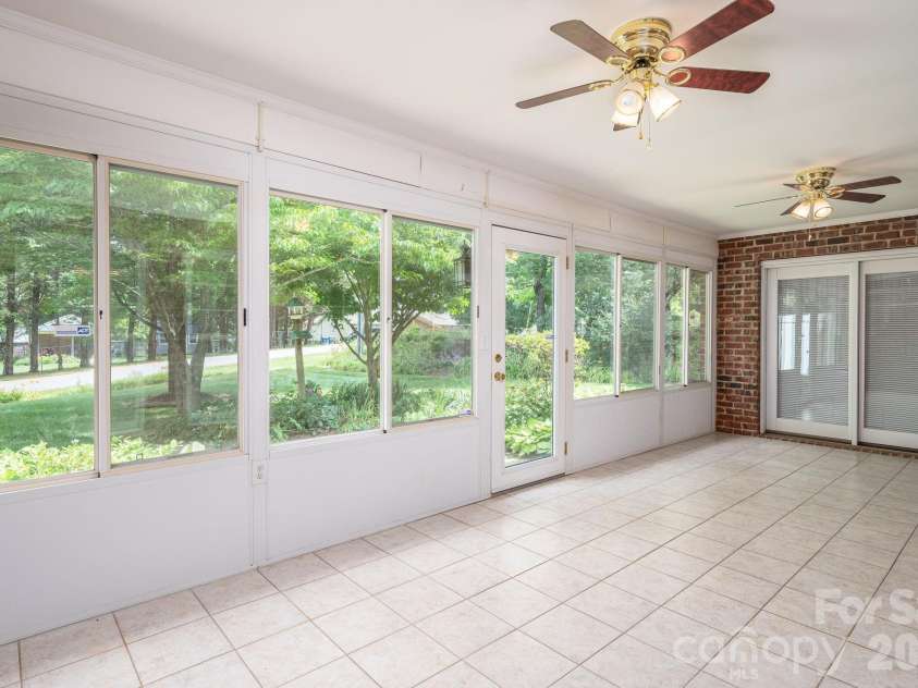 112 Mooreland Drive, Conover, NC 28613.  MLS# CAR4395451, YatesRealty ID 32913. 