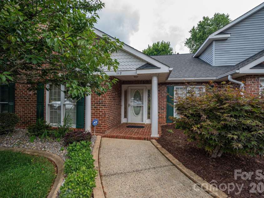 112 Mooreland Drive, Conover, NC 28613.  MLS# CAR4395451, YatesRealty ID 32913. 