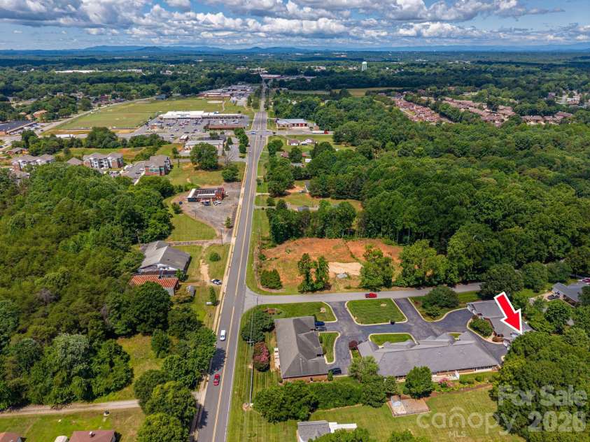 112 Mooreland Drive, Conover, NC 28613.  MLS# CAR4395451, YatesRealty ID 32913. 