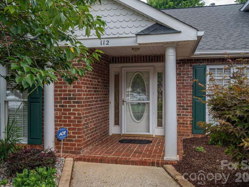 112 Mooreland Drive, Conover, NC 28613.  MLS# CAR4395451, YatesRealty ID 32913. 