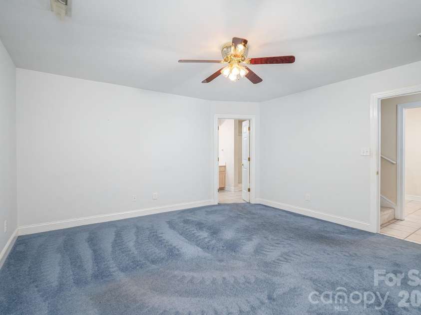 112 Mooreland Drive, Conover, NC 28613.  MLS# CAR4395451, YatesRealty ID 32913. 