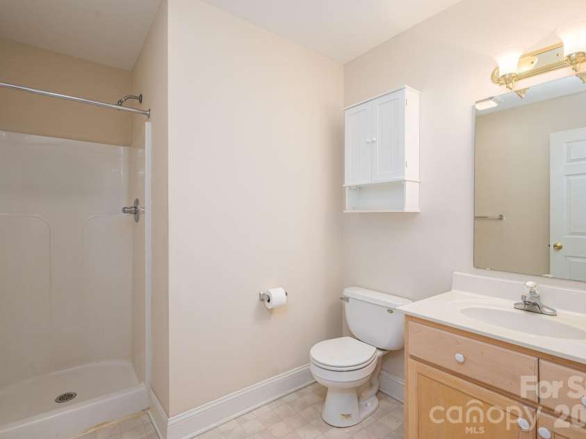 112 Mooreland Drive, Conover, NC 28613.  MLS# CAR4395451, YatesRealty ID 32913. 