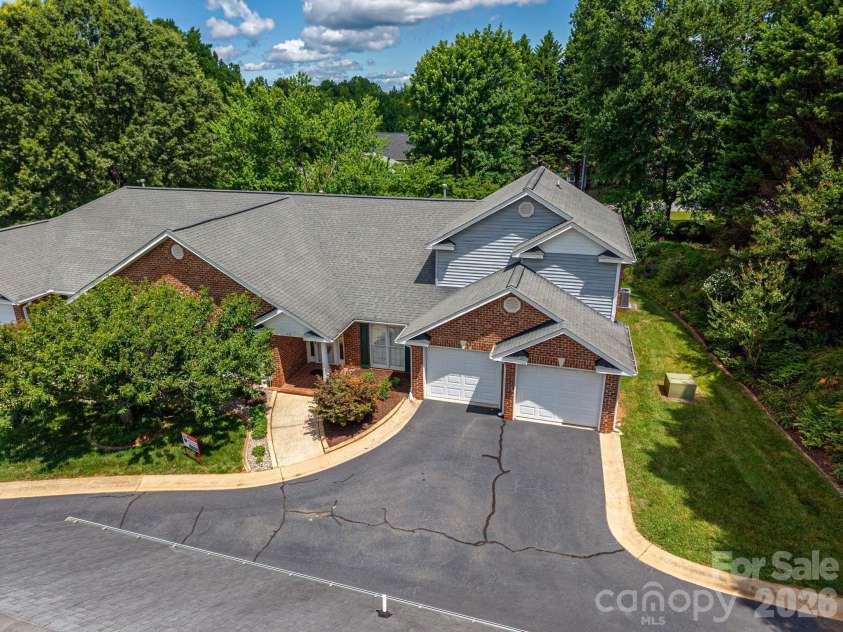 112 Mooreland Drive, Conover, NC 28613.  MLS# CAR4395451, YatesRealty ID 32913. 