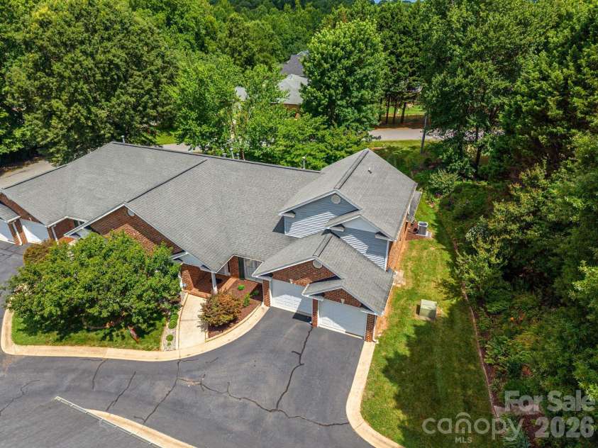 112 Mooreland Drive, Conover, NC 28613.  MLS# CAR4395451, YatesRealty ID 32913. 