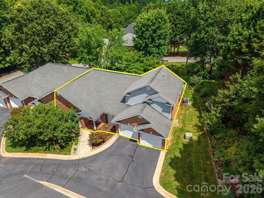 112 Mooreland Drive, Conover, NC 28613.  MLS# CAR4395451, YatesRealty ID 32913. 