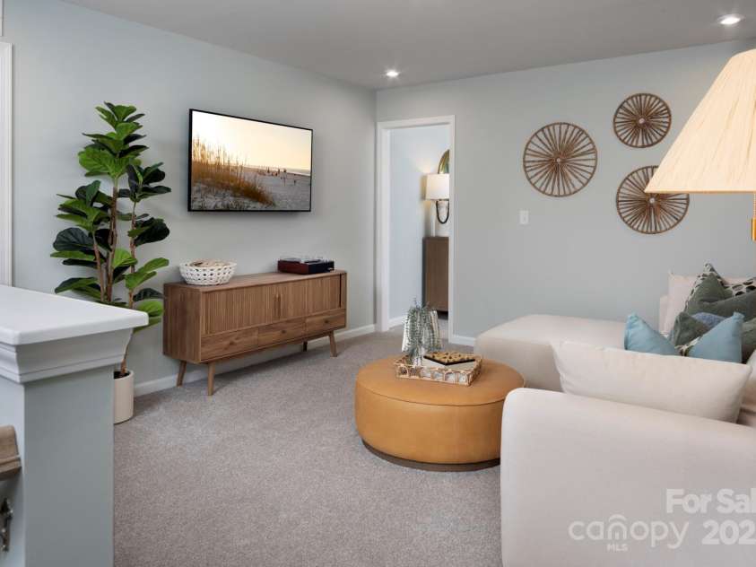 2032 Vinyasa Lane, Charlotte, NC 28215.  MLS# CAR4293593, YatesRealty ID 32914. 