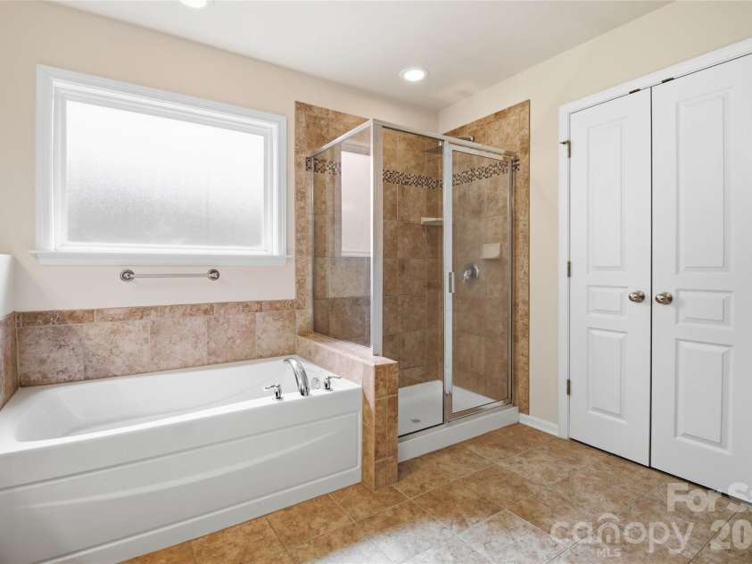 10102 Paxton Run Road, Charlotte, NC 28277.  MLS# CAR4349841, YatesRealty ID 32916. 