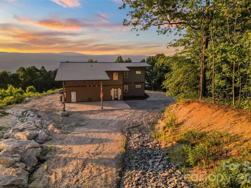 6718 Walkertop Mountain Heights Drive, Morganton, NC 28655.  MLS# CAR4395015, YatesRealty ID 32917. 