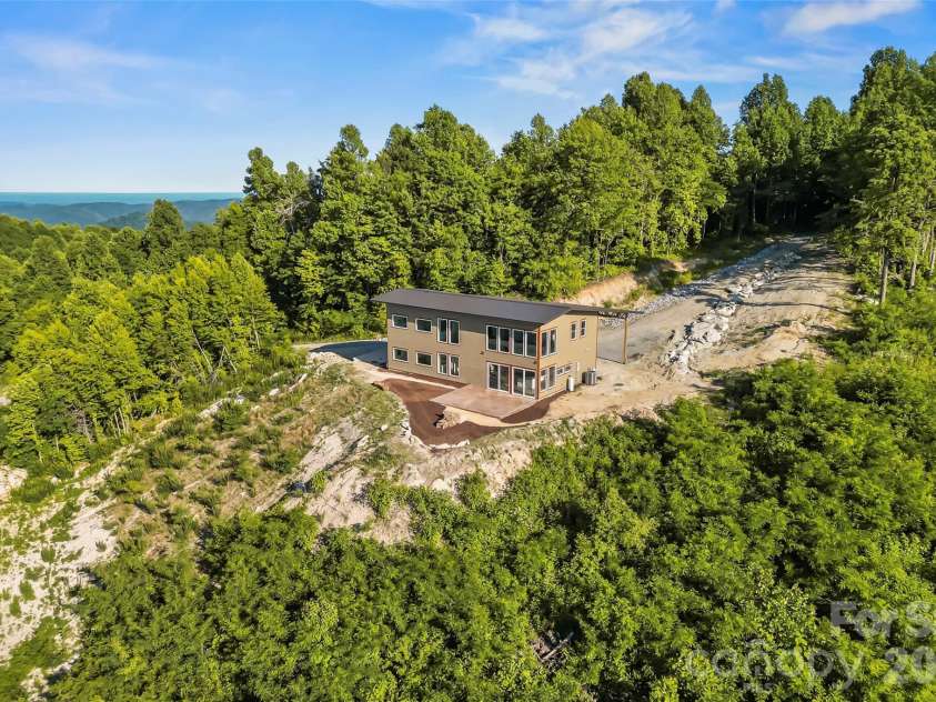 6718 Walkertop Mountain Heights Drive, Morganton, NC 28655.  MLS# CAR4395015, YatesRealty ID 32917. 