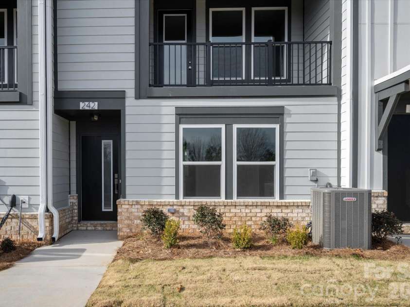 242 Ferebee Place, Charlotte, NC 28213.  MLS# CAR4322624, YatesRealty ID 3292. 