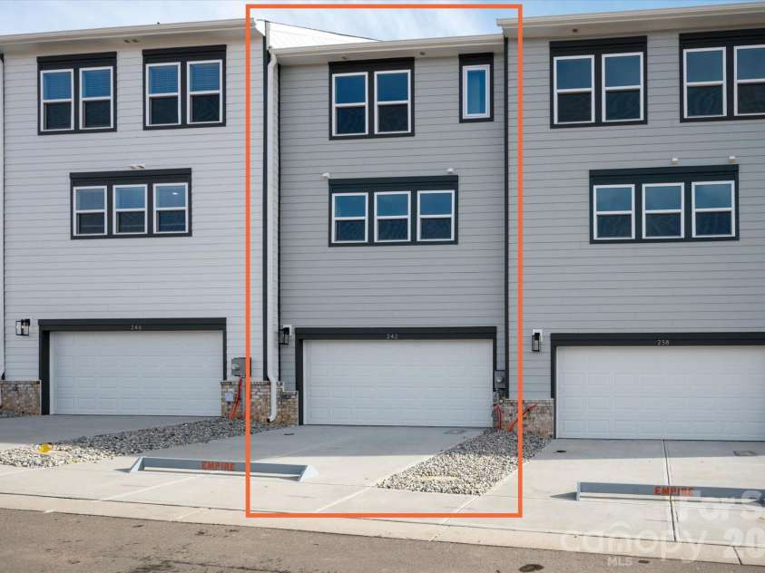 242 Ferebee Place, Charlotte, NC 28213.  MLS# CAR4322624, YatesRealty ID 3292. 