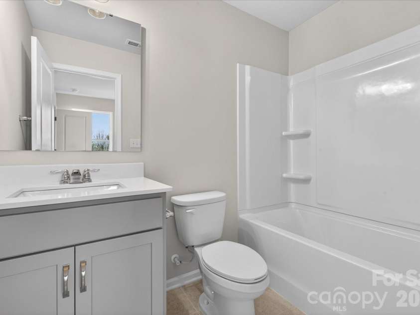 242 Ferebee Place, Charlotte, NC 28213.  MLS# CAR4322624, YatesRealty ID 3292. Bath 3 (1st Floor)