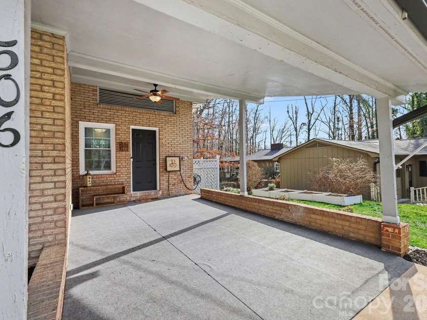 506 Nola Avenue, Kannapolis, NC 28083.  MLS# CAR4339805, YatesRealty ID 3292. 