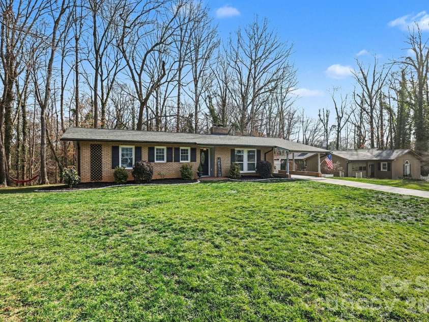 506 Nola Avenue, Kannapolis, NC 28083.  MLS# CAR4339805, YatesRealty ID 3292. 