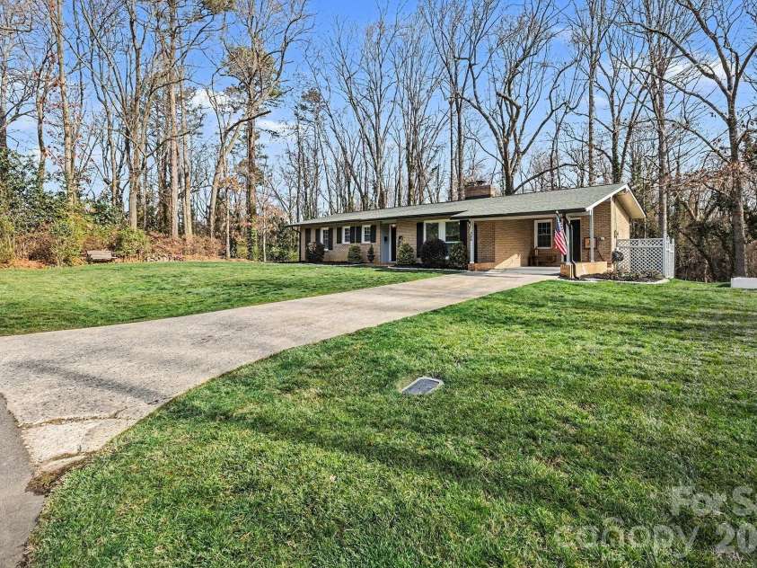 506 Nola Avenue, Kannapolis, NC 28083.  MLS# CAR4339805, YatesRealty ID 3292. 