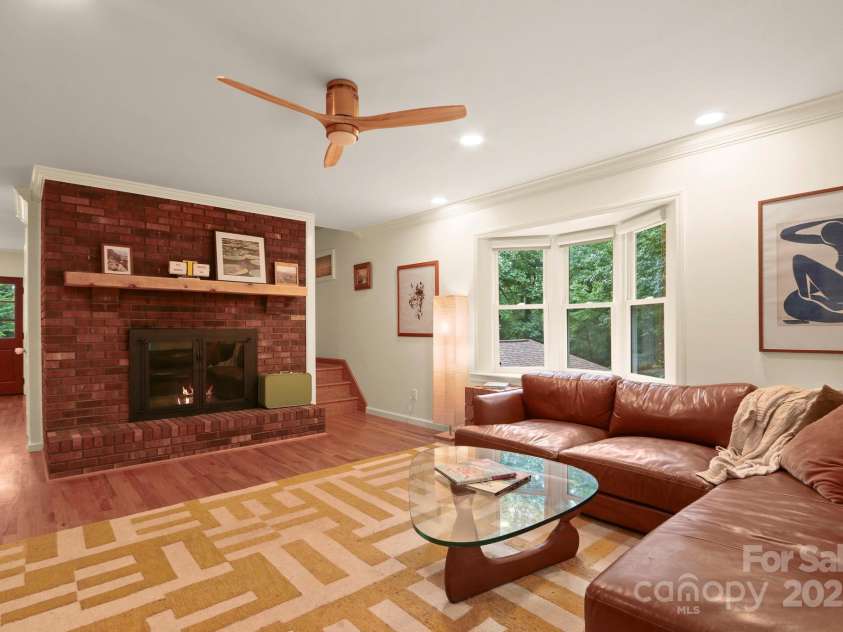 127 Boulder Lane, Blowing Rock, NC 28605.  MLS# CAR4290340, YatesRealty ID 32922. 
