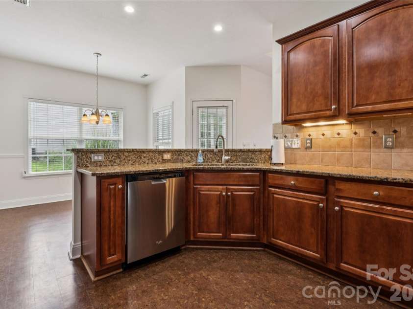 3078 Richards Way Drive, Rock Hill, SC 29732.  MLS# CAR4394528, YatesRealty ID 32922. Bamboo flooring in kitchen and breakfast area