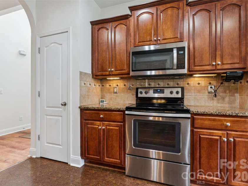 3078 Richards Way Drive, Rock Hill, SC 29732.  MLS# CAR4394528, YatesRealty ID 32922. Pot filler over the self cleaning range for all your cooking needs!