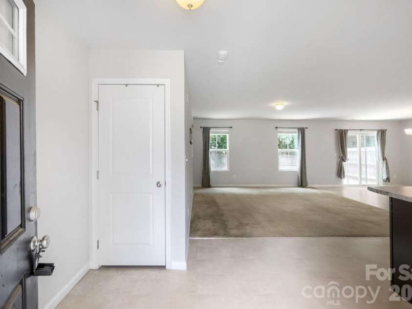 1706 Hooper Court, Charlotte, NC 28212.  MLS# CAR4396936, YatesRealty ID 32925. 