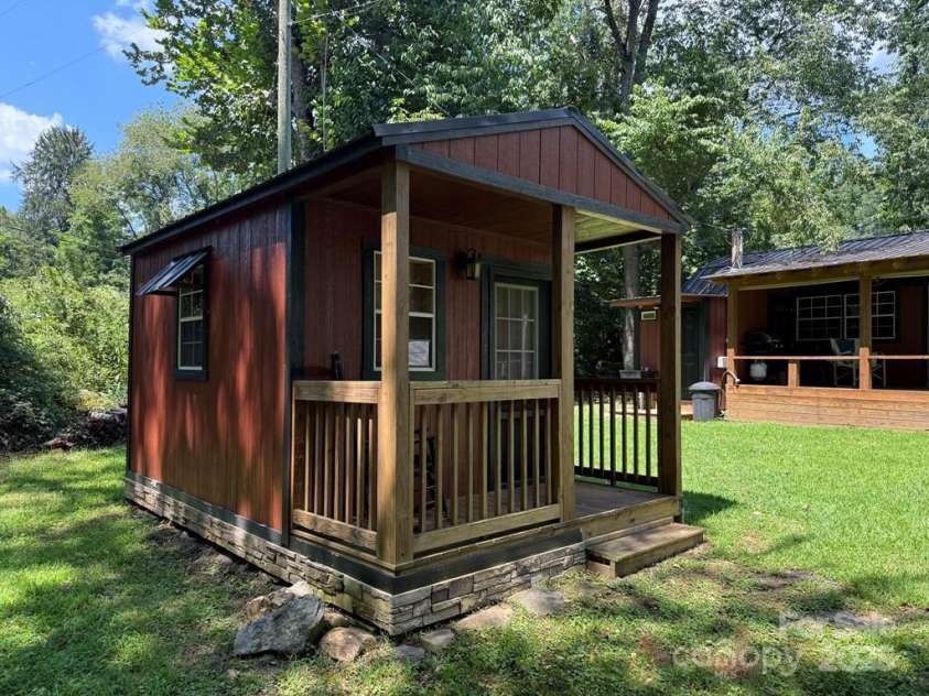 43 Wild Horse Road, Sylva, NC 28779.  MLS# CAR4293747, YatesRealty ID 32925. 