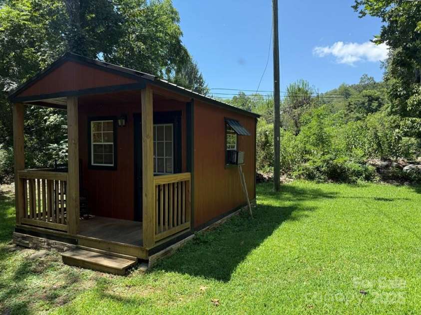 43 Wild Horse Road, Sylva, NC 28779.  MLS# CAR4293747, YatesRealty ID 32925. 