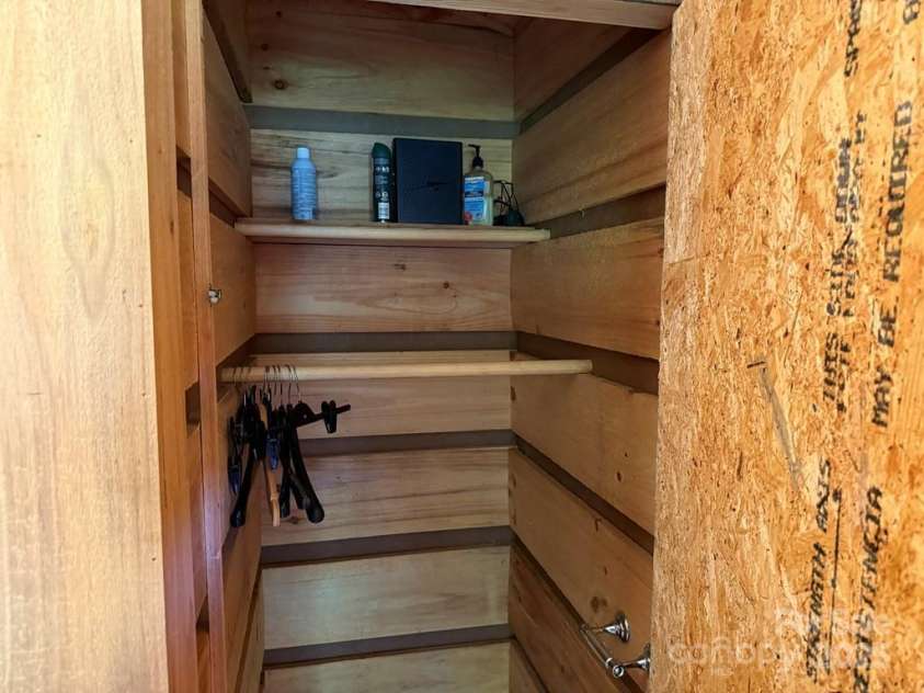 43 Wild Horse Road, Sylva, NC 28779.  MLS# CAR4293747, YatesRealty ID 32925. 