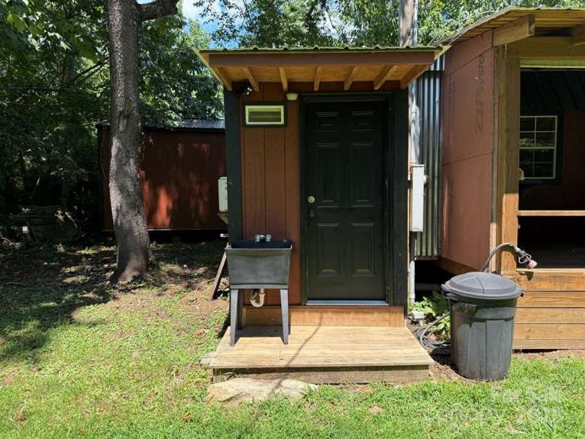 43 Wild Horse Road, Sylva, NC 28779.  MLS# CAR4293747, YatesRealty ID 32925. 