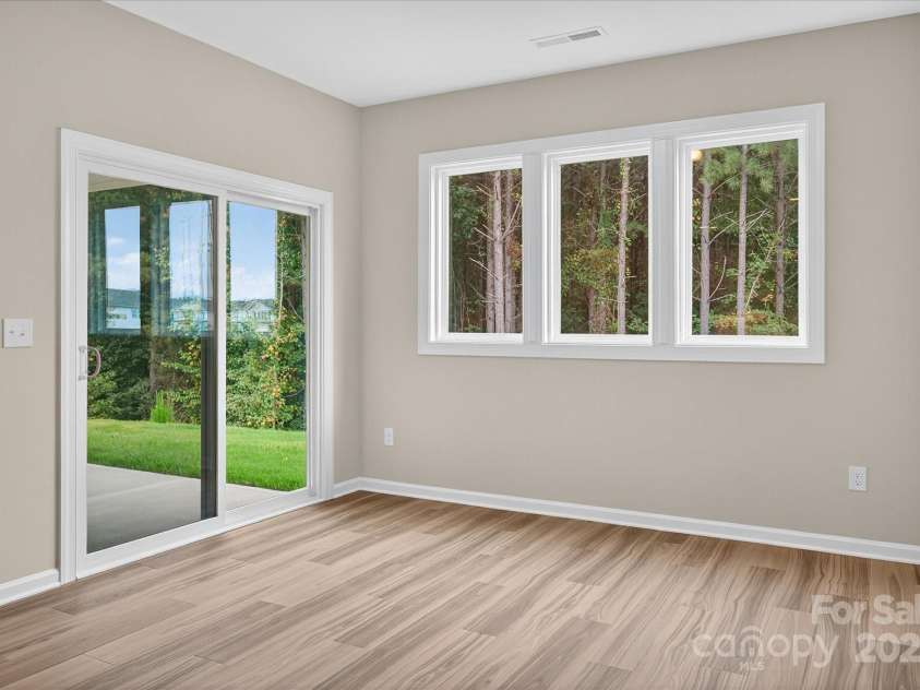 7926 Rolling Wheels Road, Charlotte, NC 28215.  MLS# CAR4289373, YatesRealty ID 3293. Dining Area/Morning Room