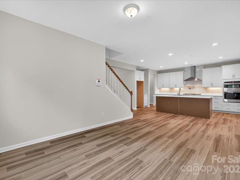 7926 Rolling Wheels Road, Charlotte, NC 28215.  MLS# CAR4289373, YatesRealty ID 3293. Dining/Kitchen