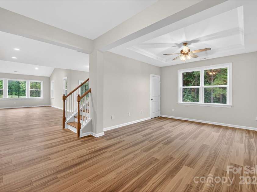 7926 Rolling Wheels Road, Charlotte, NC 28215.  MLS# CAR4289373, YatesRealty ID 3293. Flex Room