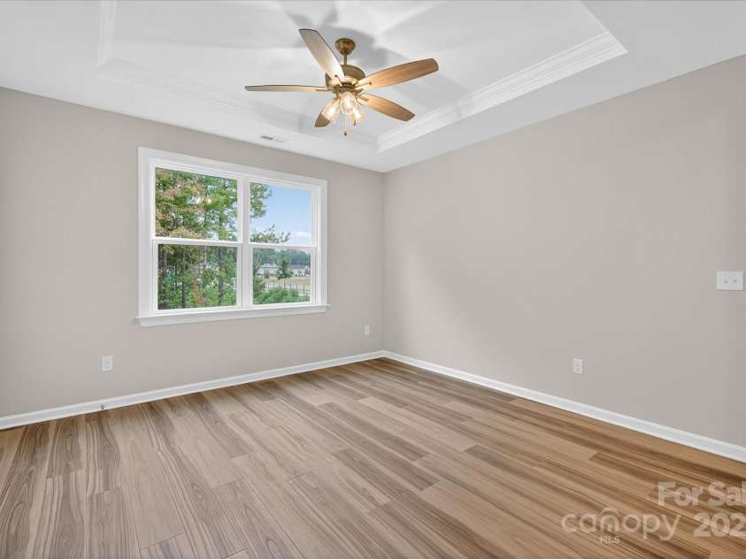 7926 Rolling Wheels Road, Charlotte, NC 28215.  MLS# CAR4289373, YatesRealty ID 3293. Flex Room