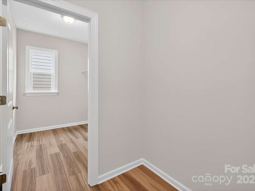 7926 Rolling Wheels Road, Charlotte, NC 28215.  MLS# CAR4289373, YatesRealty ID 3293. Mud Room