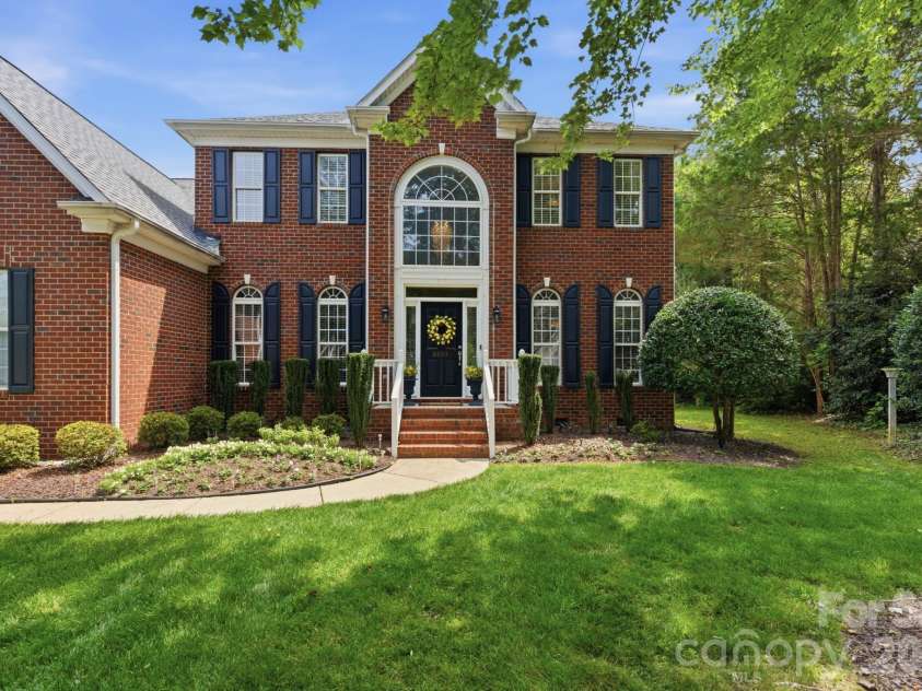 8603 Tintinhull Lane, Waxhaw, NC 28173.  MLS# CAR4384548, YatesRealty ID 32931. 