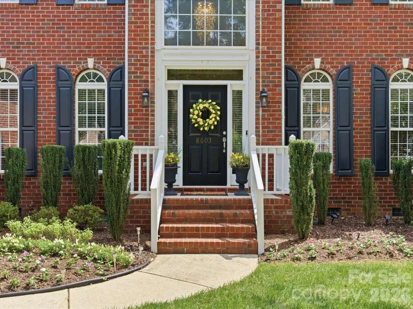 8603 Tintinhull Lane, Waxhaw, NC 28173.  MLS# CAR4384548, YatesRealty ID 32931. 