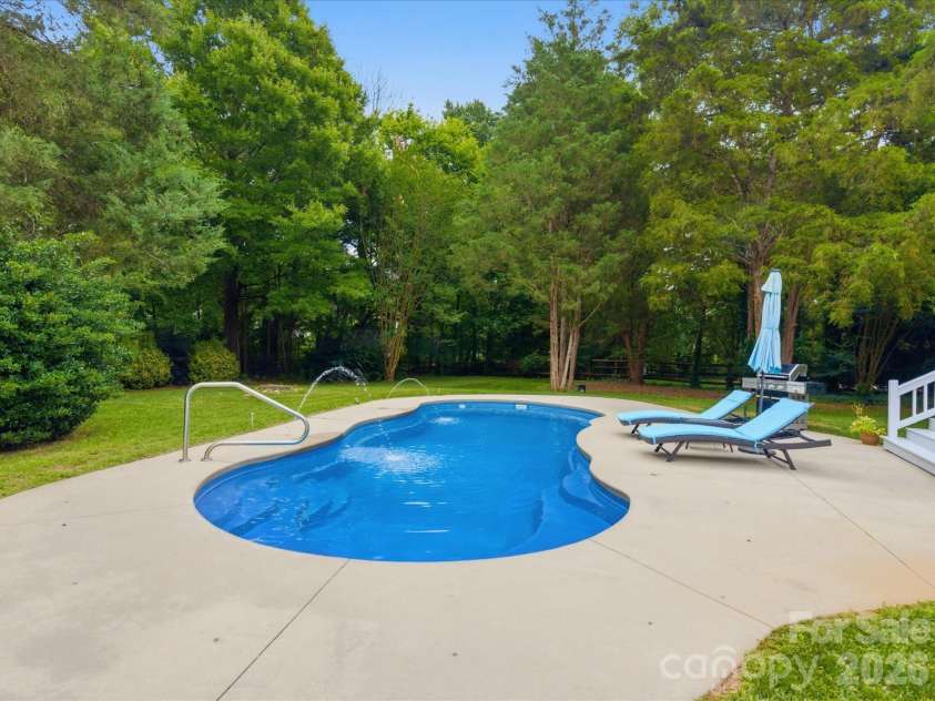 8603 Tintinhull Lane, Waxhaw, NC 28173.  MLS# CAR4384548, YatesRealty ID 32931. 