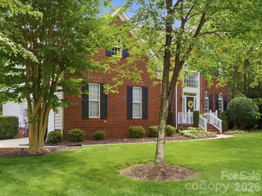 8603 Tintinhull Lane, Waxhaw, NC 28173.  MLS# CAR4384548, YatesRealty ID 32931. Corner Lot