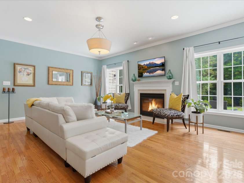 8603 Tintinhull Lane, Waxhaw, NC 28173.  MLS# CAR4384548, YatesRealty ID 32931. Den