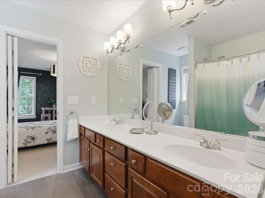 8603 Tintinhull Lane, Waxhaw, NC 28173.  MLS# CAR4384548, YatesRealty ID 32931. Guest bath shared