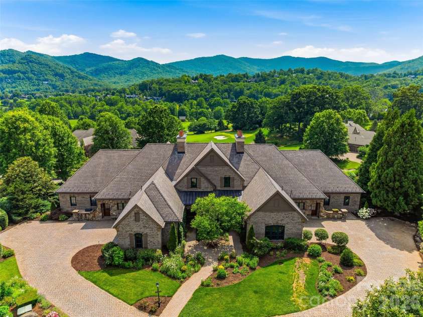 9 Linkside Court, Arden, NC 28704.  MLS# CAR4388281, YatesRealty ID 32932. 