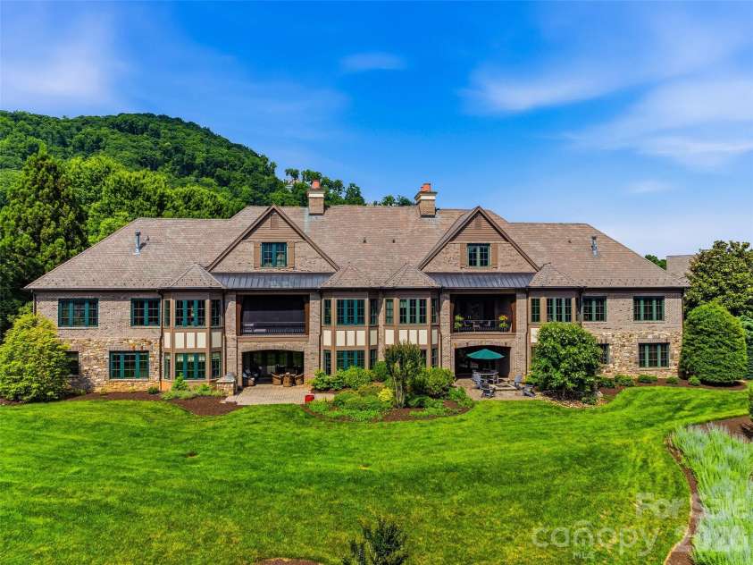 9 Linkside Court, Arden, NC 28704.  MLS# CAR4388281, YatesRealty ID 32932. 