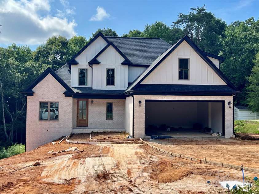 4205 9th Street None, Hickory, NC 28601.  MLS# CAR4292935, YatesRealty ID 32933. 