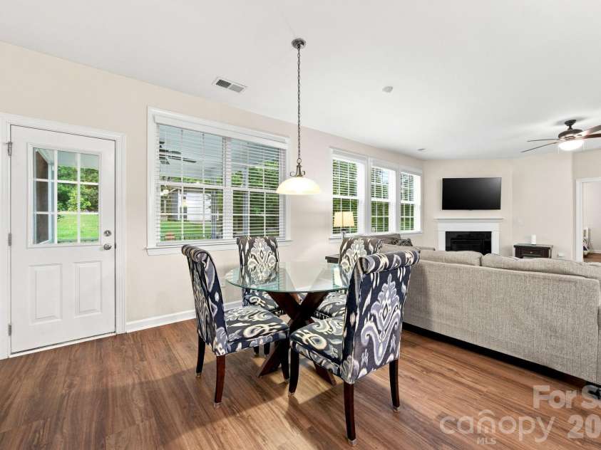 2709 Sugaree Court, Waxhaw, NC 28173.  MLS# CAR4378563, YatesRealty ID 32934. Breakfast Area