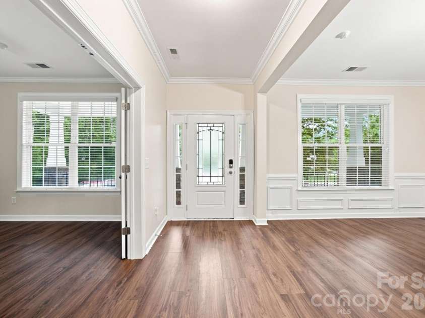 2709 Sugaree Court, Waxhaw, NC 28173.  MLS# CAR4378563, YatesRealty ID 32934. Fresh Paint!