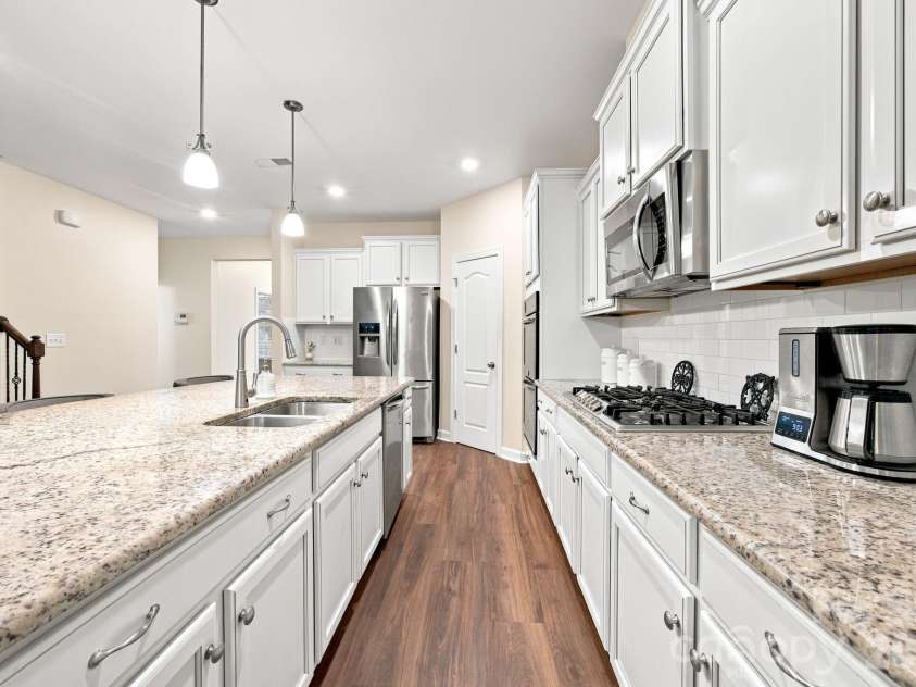 2709 Sugaree Court, Waxhaw, NC 28173.  MLS# CAR4378563, YatesRealty ID 32934. Gourmet Kitchen