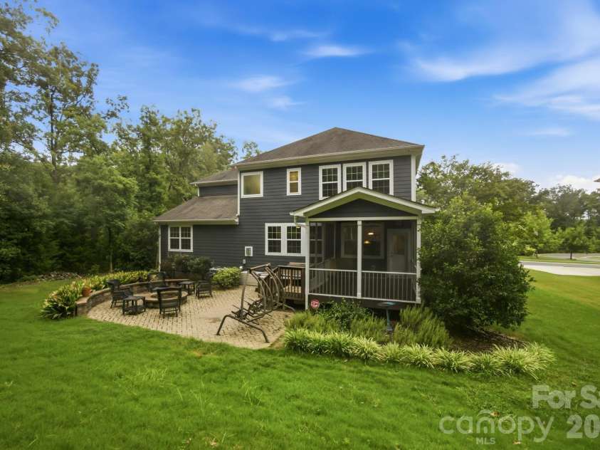 2709 Sugaree Court, Waxhaw, NC 28173.  MLS# CAR4378563, YatesRealty ID 32934. Great Space