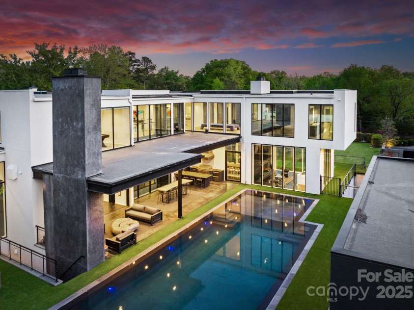 4817 Carmel Park Drive, Charlotte, NC 28226.  MLS# CAR4286044, YatesRealty ID 32934. 4817 Carmel Park Drive