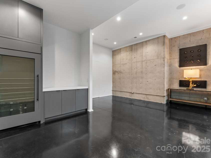 4817 Carmel Park Drive, Charlotte, NC 28226.  MLS# CAR4286044, YatesRealty ID 32934. 