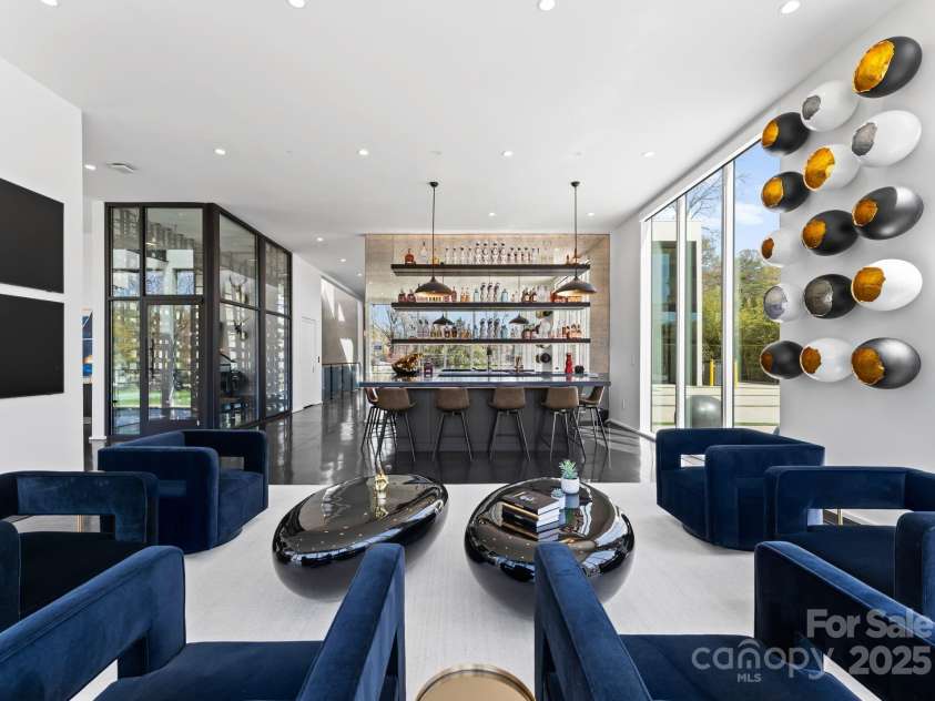 4817 Carmel Park Drive, Charlotte, NC 28226.  MLS# CAR4286044, YatesRealty ID 32934. Living Room