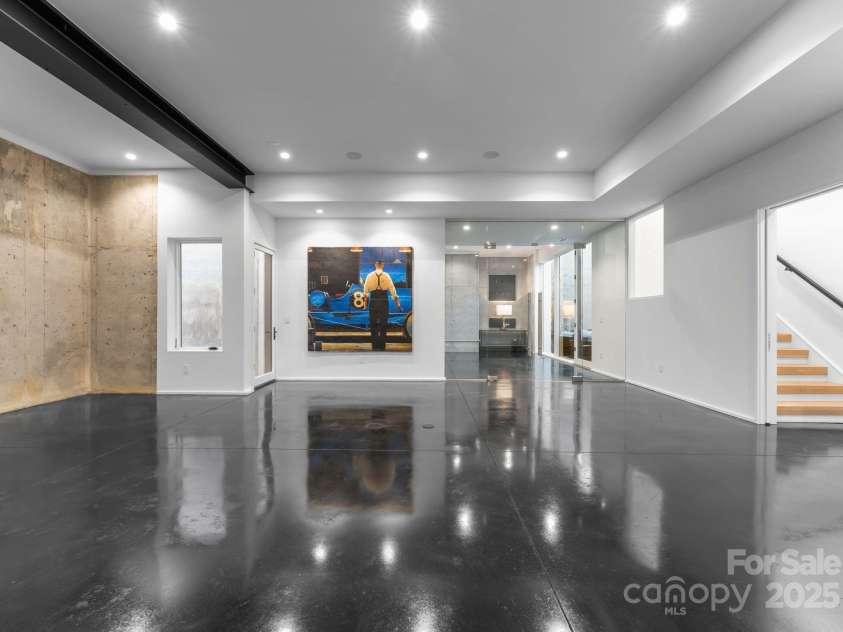 4817 Carmel Park Drive, Charlotte, NC 28226.  MLS# CAR4286044, YatesRealty ID 32934. Lower Level Bonus Room